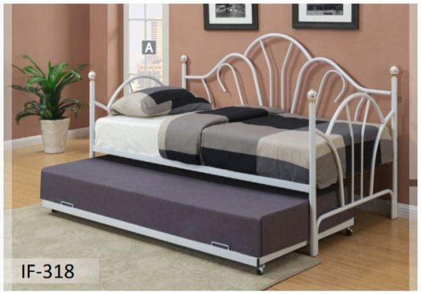 White Metal Frame Bed Hot on Sale